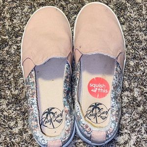 Roxy surf shoes size 8